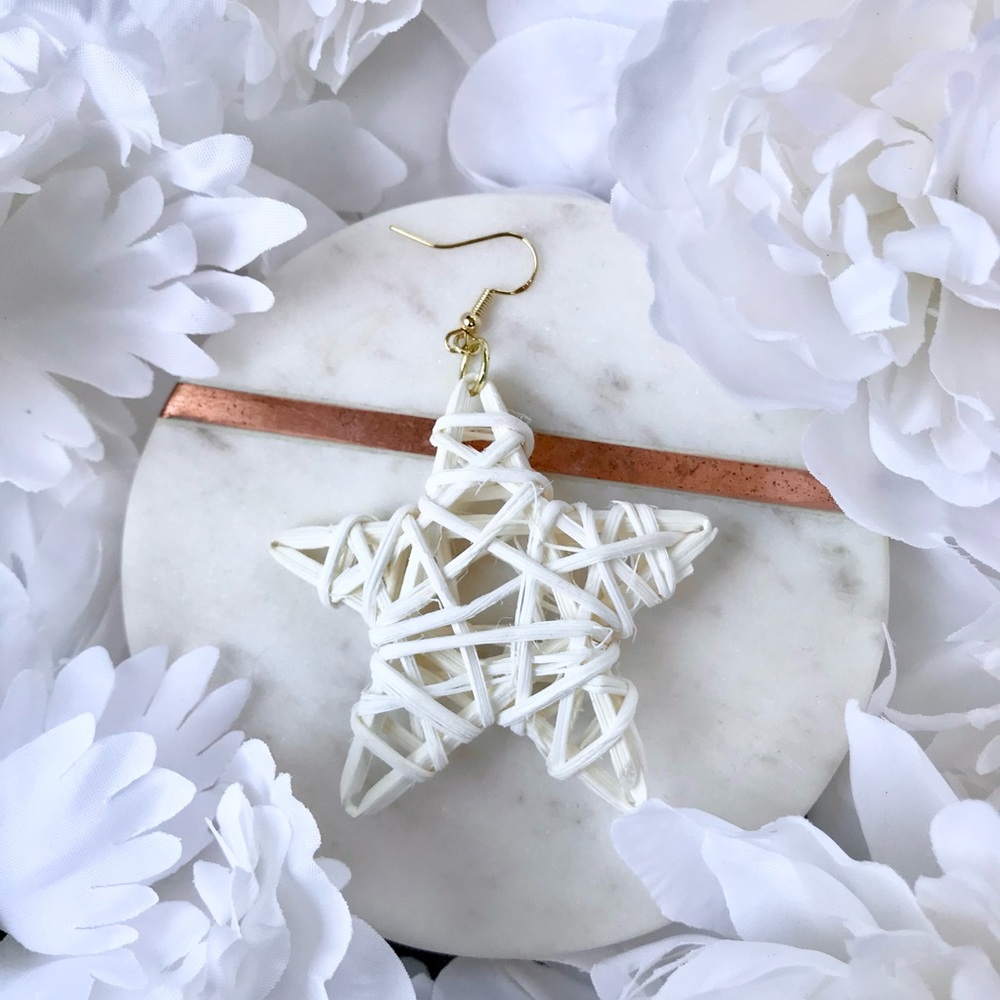 White Wicker Star Dangly Earrings in Gold or Silver NWT